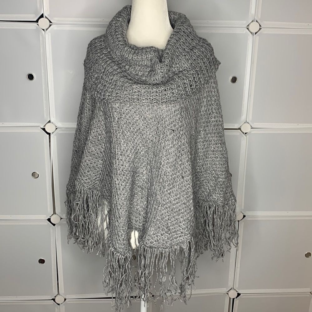 Uno Core Gray Knit Cowl Neck Poncho Sweater OS